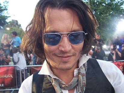johnny depp hair. Johnny Depp with long hair.jpg
