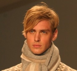 popular men hairstyle_men hairstyle short on the side and top brush your bangs to the side.jpg
