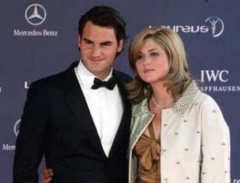 Roger Federer with girlfriend.jpg
