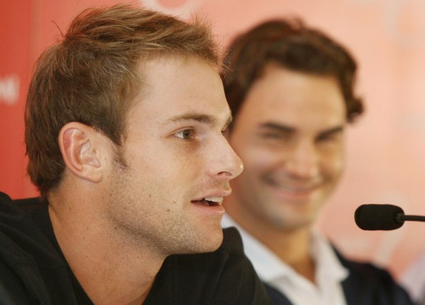 Andy Roddick with very short wispy haircut at a press conference.jpg