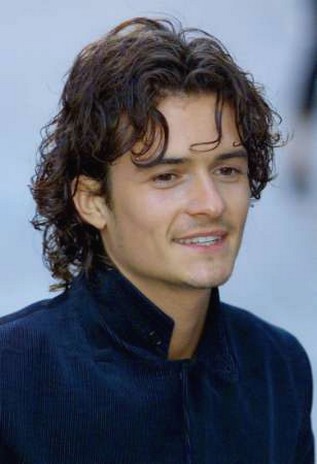Orlando Bloom with long wavy hairstyle with curly bang.jpg
