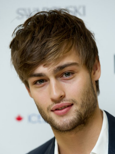 Douglas Booth with his sexy men hairstyle with short hair length and long bang.PNG
