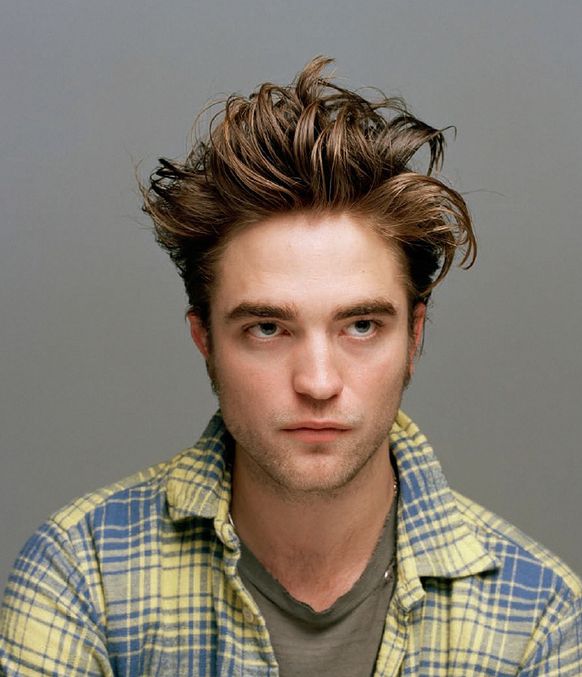 Robert Pattinson in Dossier Magazine with his standing up hairstyle looking pretty cute.JPG
