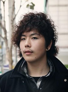 Asian man curly hairstyle with long curly bang and short in the back.PNG
