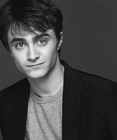 Daniel Radcliffe pictures with his medium hairstyle.PNG
