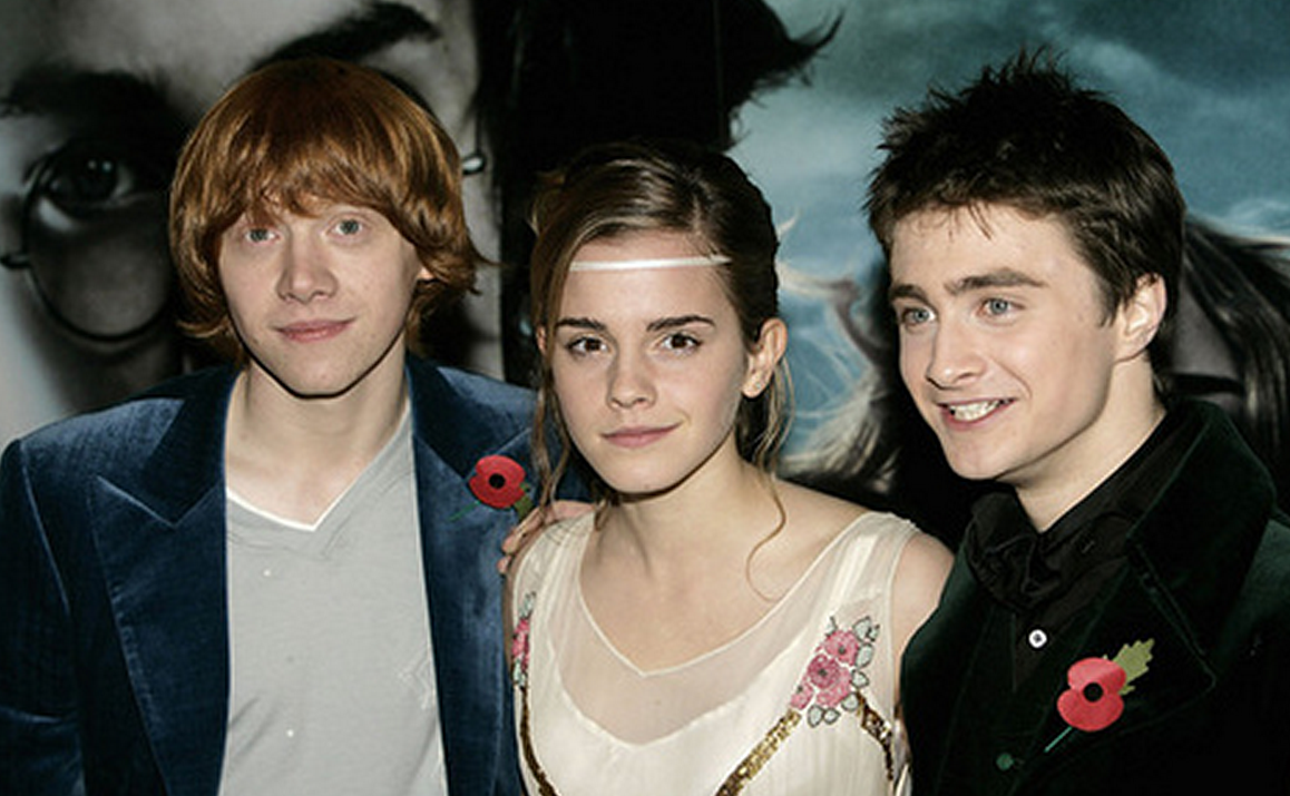 Harry Potter movies characters with Daniel Radcliffe to the right.PNG
