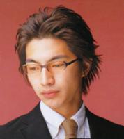 Medium Asian Hair Style, spiky & layered hair style, brunette