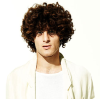 2012 men curly hairstyle with full big curls.PNG