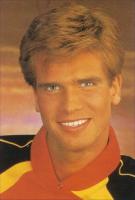 Short Wavy Hair Style, blonde hair_80s man hairstyles