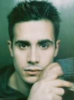 Freddie Prinze Jr with Short Spiky Hair Style