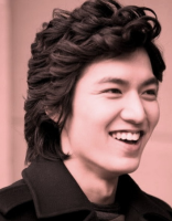 Long Asian men  curly hairstyles with long curly bangs on the sides.PNG