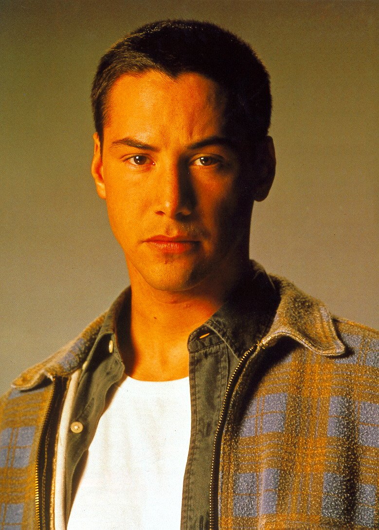Keanu Reeves with Very Short Hair Style
