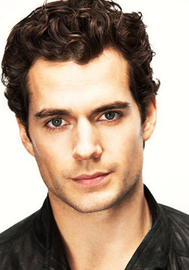 Hot actor 2013 picture of Henry Cavill with wavy short haircut.PNG
