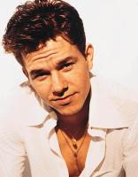 Mark Wahlberg with Short Wavy Hair Style, brunette