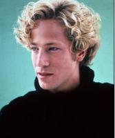 Men medium short hairstyle in blonde