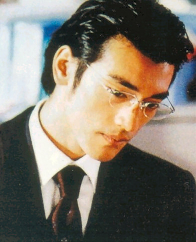 Takeshi Kaneshiro with medium geled hair style, black
