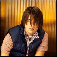 men long hairstyle with long bangs