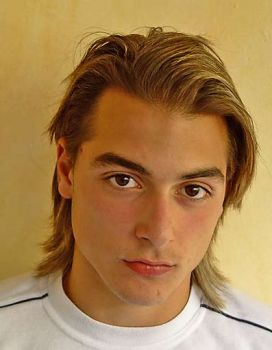 men long haistyle, blonde
