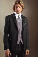 Sexy long wavy hairstyle with layers_blonde groom hairstyle.jpg