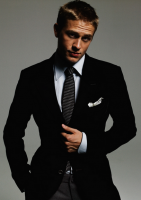 Hot actors pictures of Charlie Hunnam post
