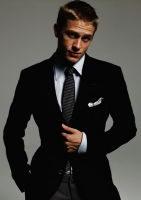 Hot actors pictures of Charlie Hunnam post