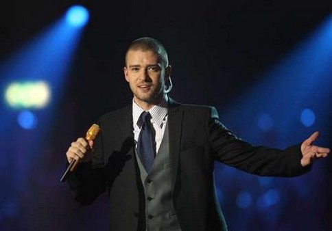 Justin Timberlake in a elegant outfit.jpg