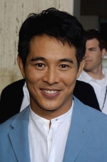 Jet Li actor with a nice Asian mens hairstyle.jpg
