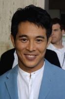 Jet Li actor with a nice Asian mens hairstyle.jpg