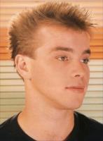 spicky men hairstyle.jpg