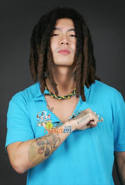 Asian men with a cool black hairstyle.jpg