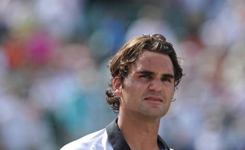 Roger Federer photos with medium curly haircut.jpg
