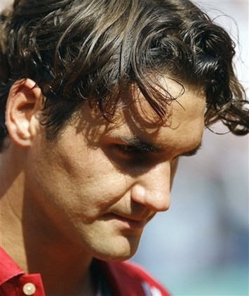 Roger Federer pictures with short curly hair with side wavy bangs.jpg
