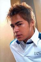 young Asian men hairstyle with spiky hair_trendy haircut