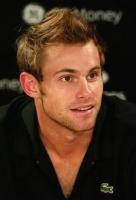 Andy Roddick with trendy hairstyle.jpg