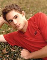 Andy Roddick photo with short wispy hairstyle with spiky cool bang.jpg