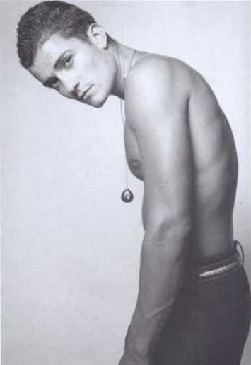 Orlando Bloom poster with very short hair.jpg