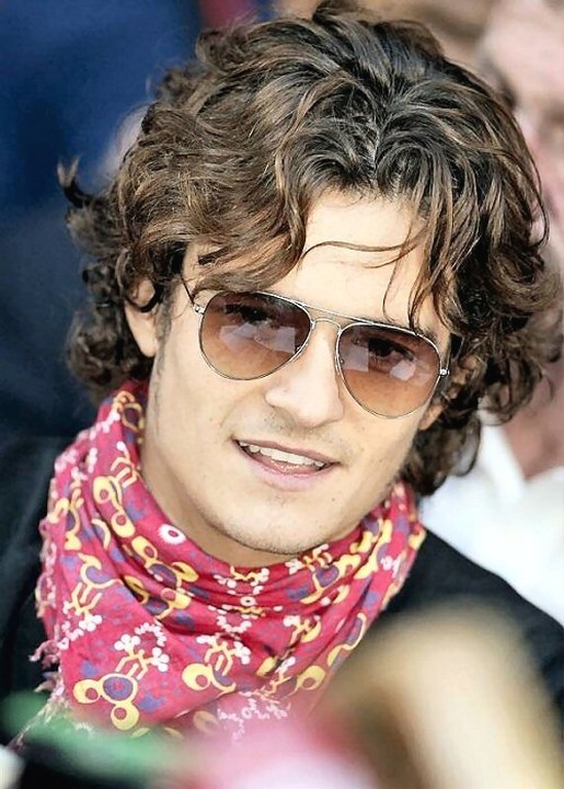 Orlando Bloom photo with curly hairstyle.jpg
