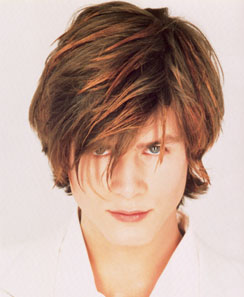 Medium men hair style with two tones