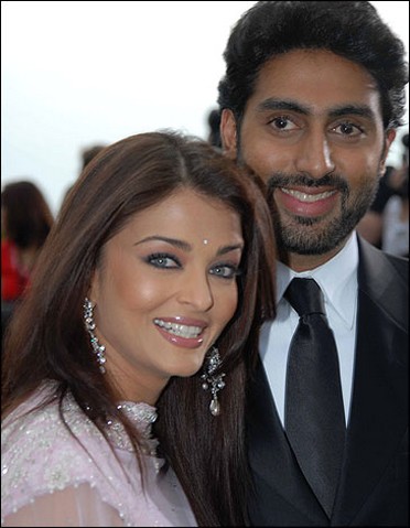 Bollywood actor Abhishek Bachchan with his wife Aishwarya Rai.jpg