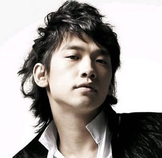Korian actor Jung Ji Hoon with trendy hairstyle.jpg