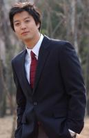 Lee Dong Gun image.jpg