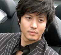 Lee Dong Gun with short layered hairstyle.jpg