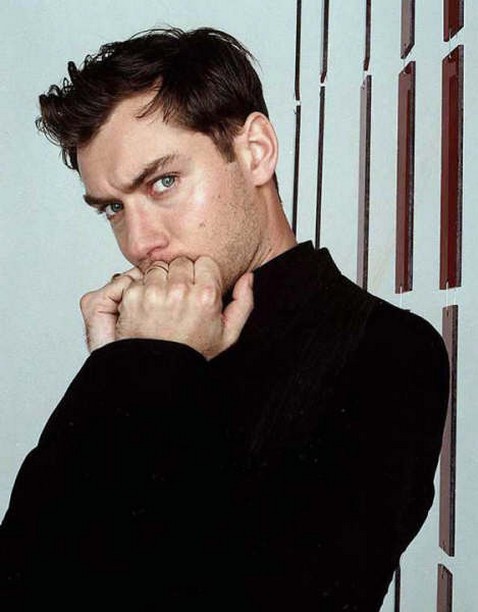 Jude Law with short haircut.jpg
