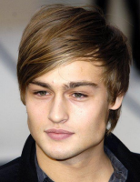 Dough Booth hot pictures with his medium hairstyle with long swept bangs with highlights.PNG