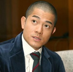 actor and singer Aaron Kwok with his extreme short haircut.jpg
