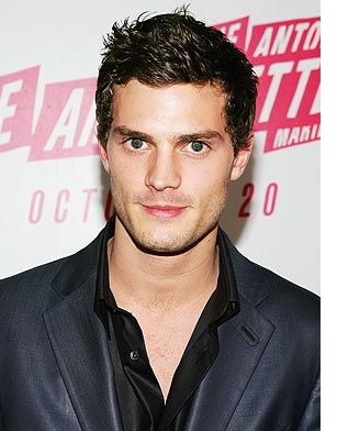 Jamie Dornan with medium short layered hair cut pictures