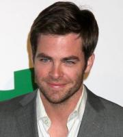 Chris Pine medium short hairstyle picture.JPG