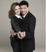 Emily Deschanel and David Boreanaz dancing.JPG
