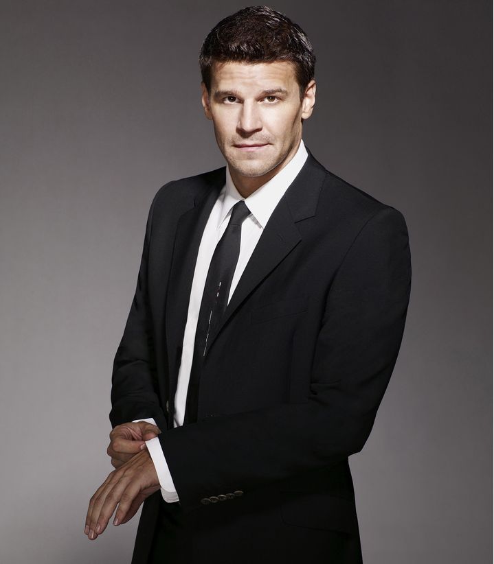 Post of David Boreanaz in his great tuxedo.JPG