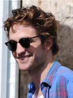 Picture of Robert Pattinson with wavy hairstyle_in twilight serie.JPG